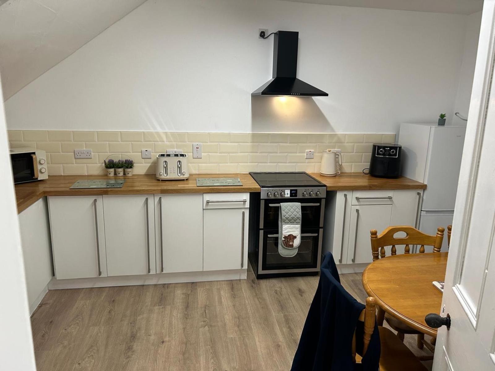 3 Bed Cozy Antrim Apartment With Great Views Buitenkant foto